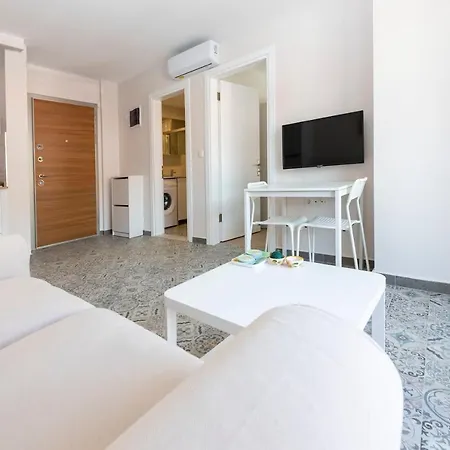 Convenient With Central Location In 아파트 *