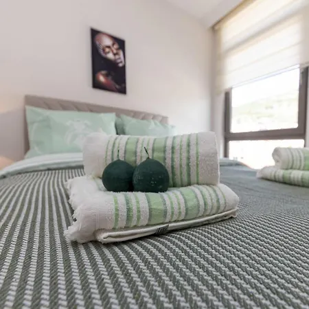 아파트 Convenient With Central Location In